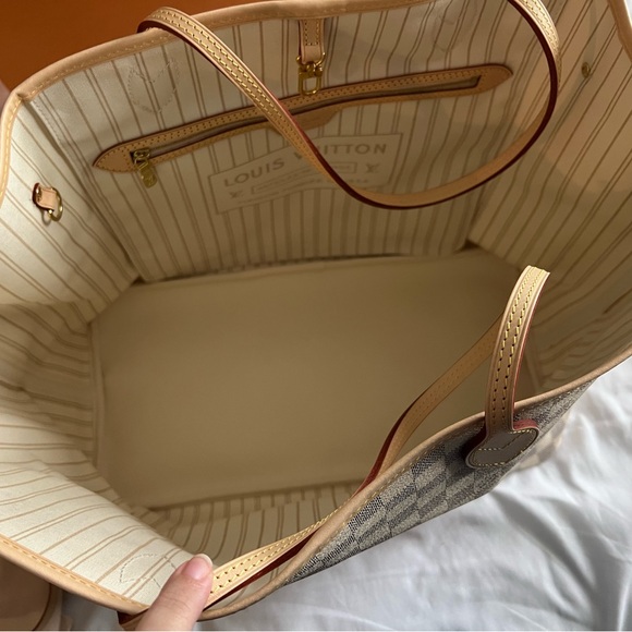 LV never full GM bag - Picture 7 of 8